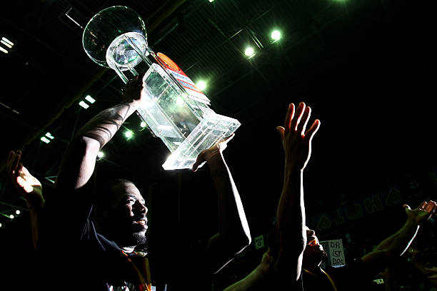 足球界留下 足球界留下